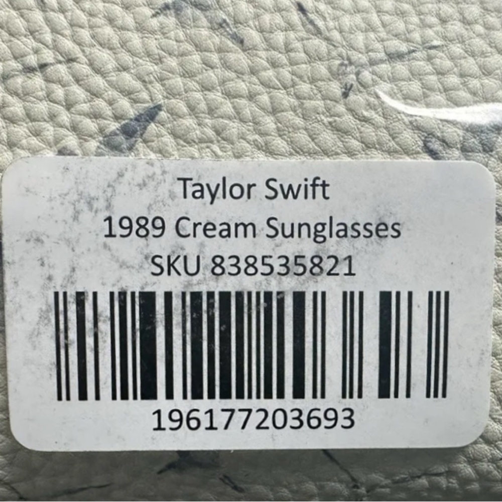 Taylor Swift 1989 Cream | Seagull Sunglasses| New in Package! SOLD OUT Official‌ - Picture 3 of 4